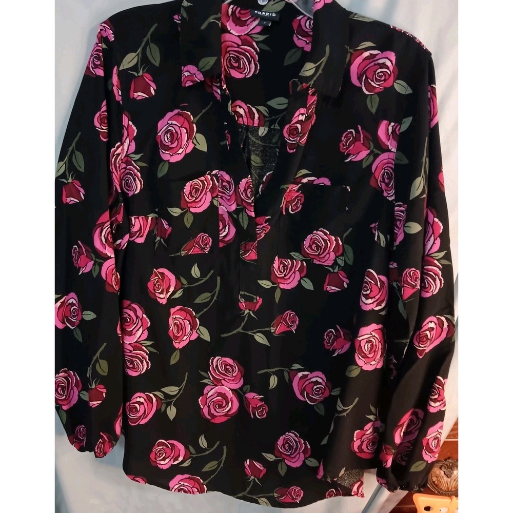 Torrid Sz 1 Top Blouse Harper Floral Black Red V Neck Sleeves Pockets 40" EUC